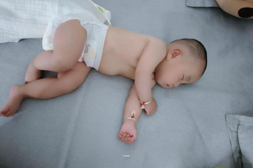黄冈宝宝积食发烧怎么处理